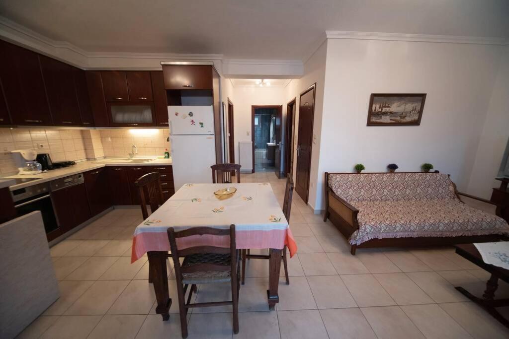 Zoe'S Apartments Nea Iraklitsa Luaran gambar