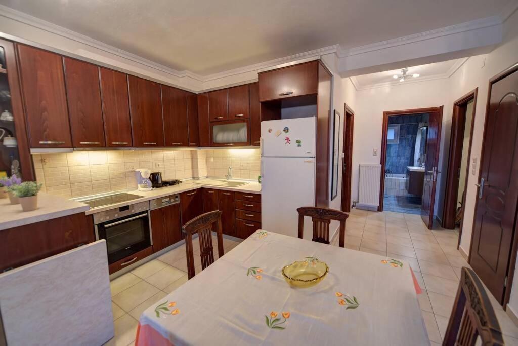 Zoe'S Apartments Nea Iraklitsa Luaran gambar