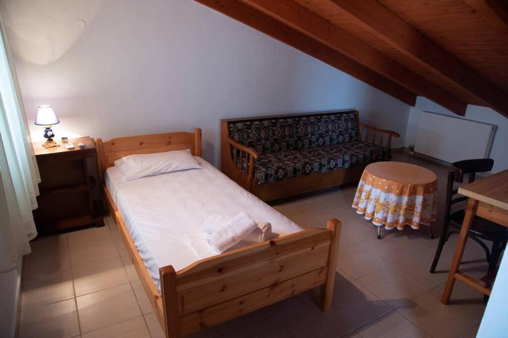 Zoe'S Apartments Nea Iraklitsa Luaran gambar